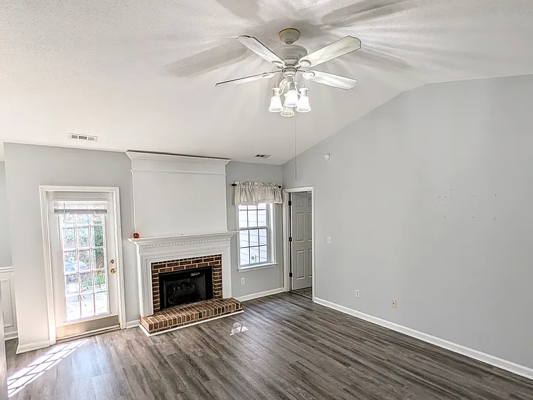 111 Gables Gate Ct — Photo 4