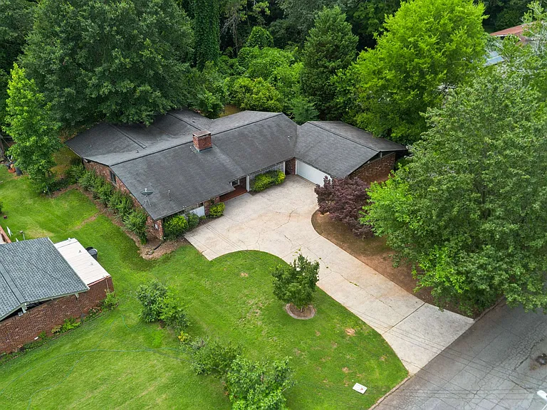 3543 Cloudland Dr — Photo 35