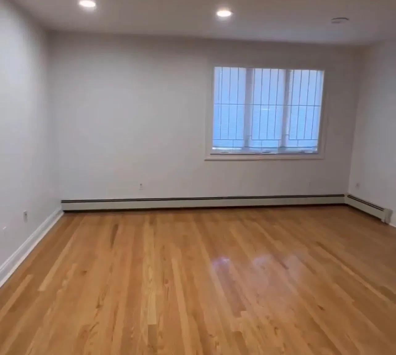 2 bed, 900 sqft, $2,600 — Photo 1