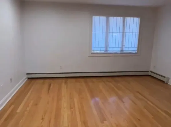 12116 25th Rd Floor 1, Flushing, NY 11354