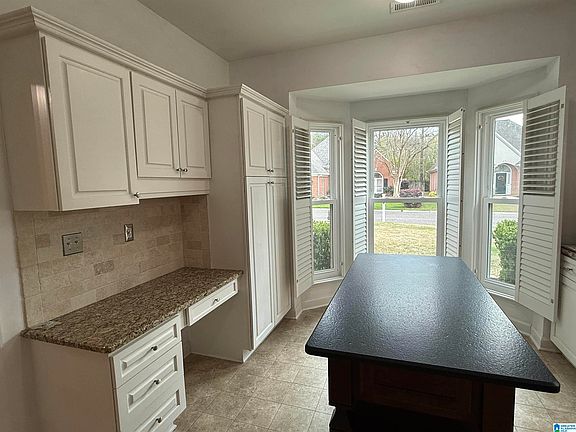 4th image of 143 Southlake Ln