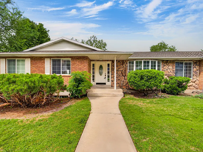 3983 Quail Ridge Dr — Photo 2