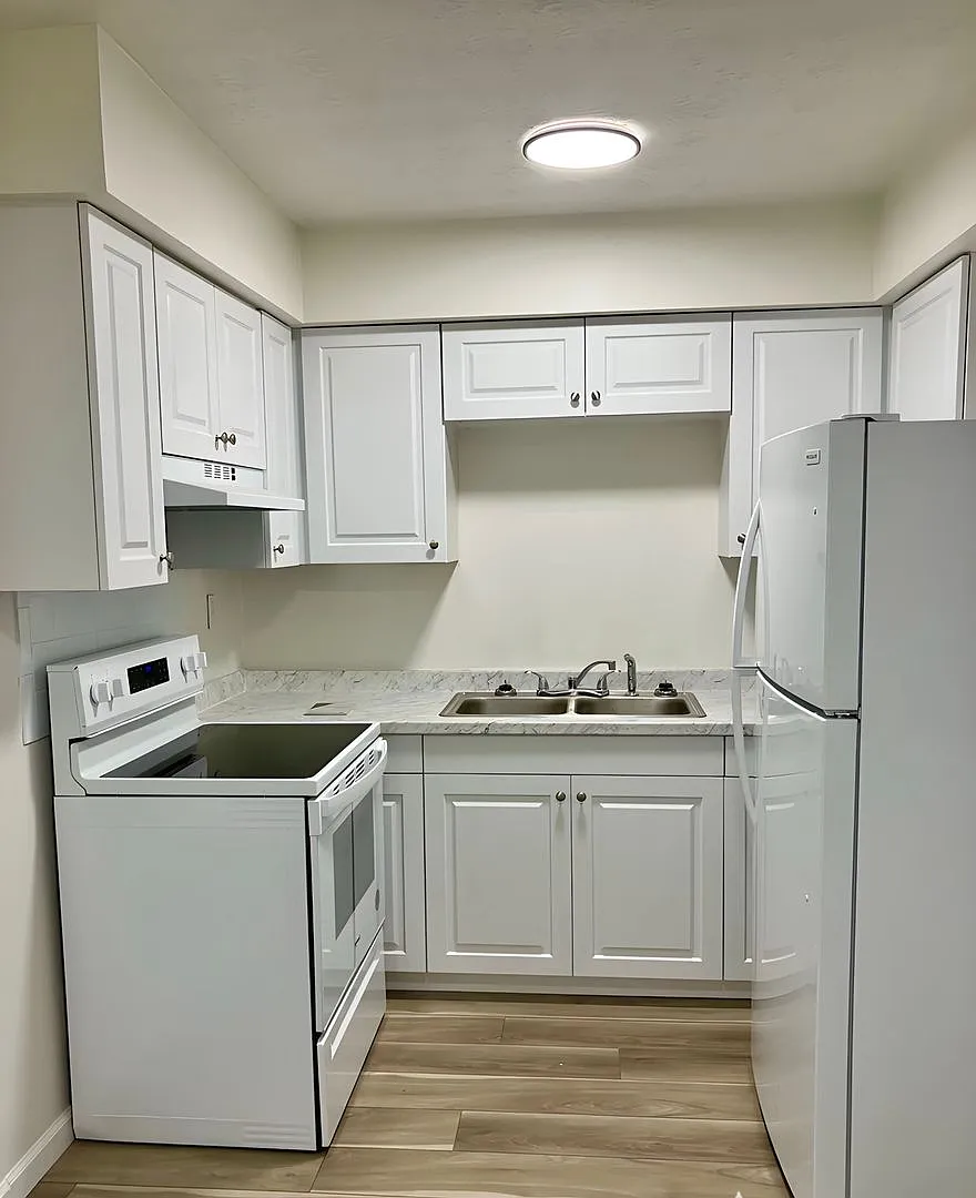 Meadow Pointe Apartments — Photo 3