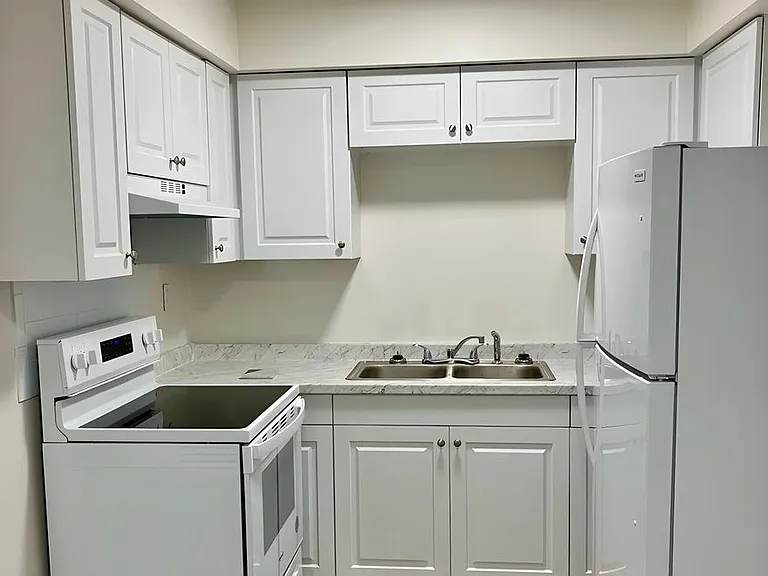 Meadow Pointe Apartments — Photo 3