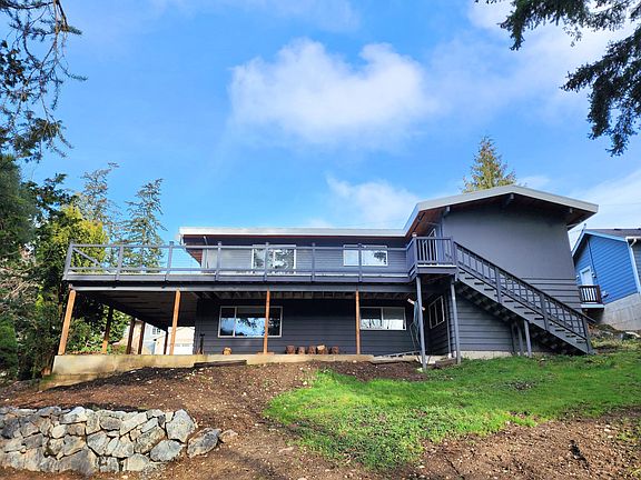 3rd image of 366 Selkirk Dr
