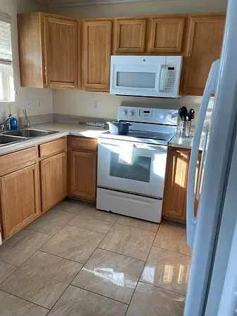 10 Heather Ln — Photo 3