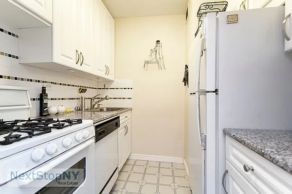 Sold by NextStopNY | media 4
