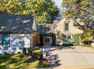 7904 Bristol Ct, Prairie Village, KS 66208