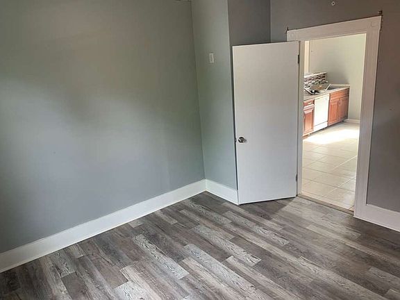3rd image of 79 Newington Ave