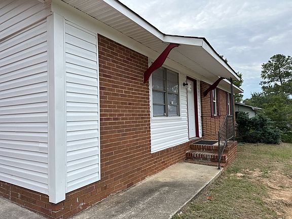 2nd image of 2516 Kensington Dr E