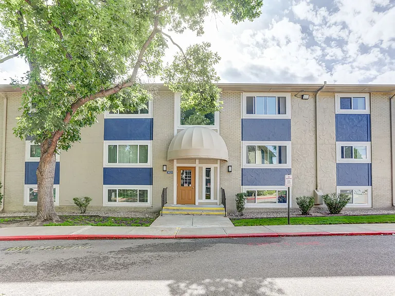 Creekside At Amherst Apartments — Photo 11
