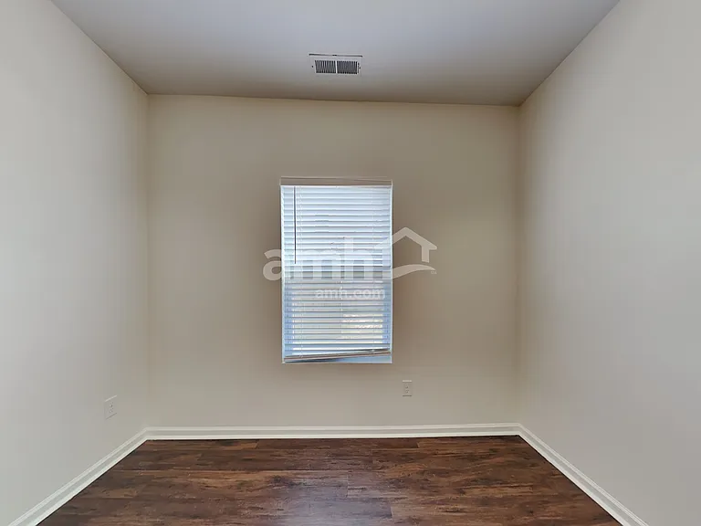 4335 Lochurst Dr — Photo 8