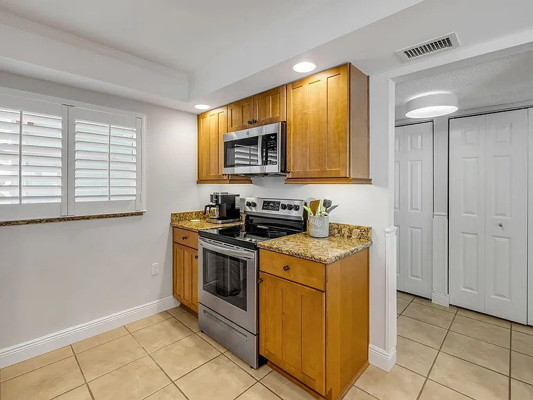 315 N Causeway C304 — Photo 12