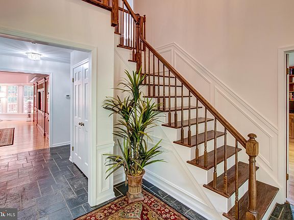 5th image of 26 Birchwood Ct