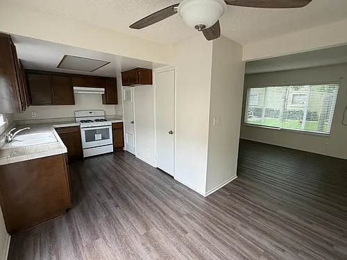 390 S Walnut Ave #3 Photo 1