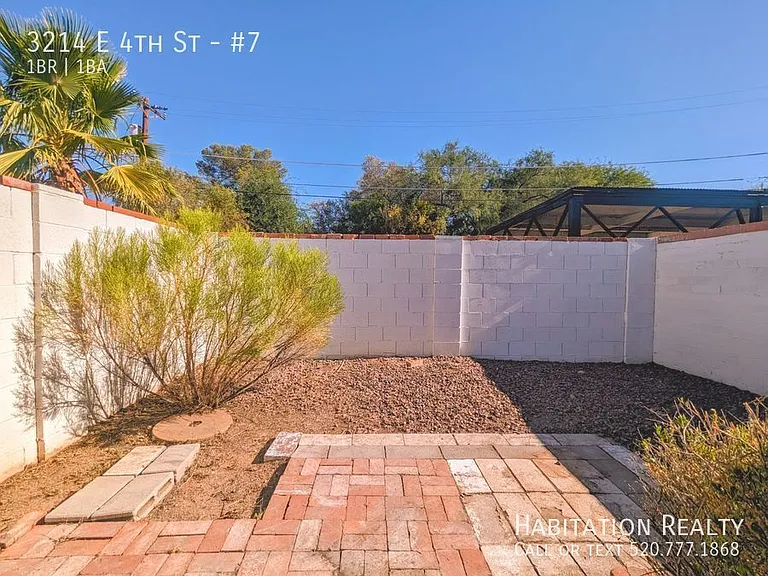 3214 E 4th St #7 — Photo 14