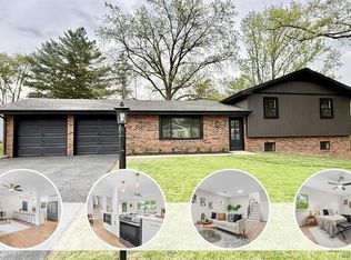 4901 Voltaire Dr, Godfrey, IL 62035