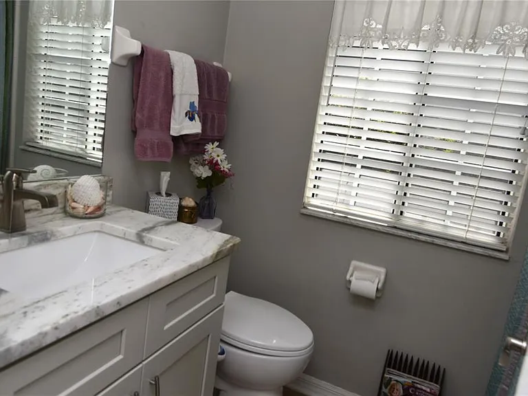 4941 SW 10th Ln — Photo 28