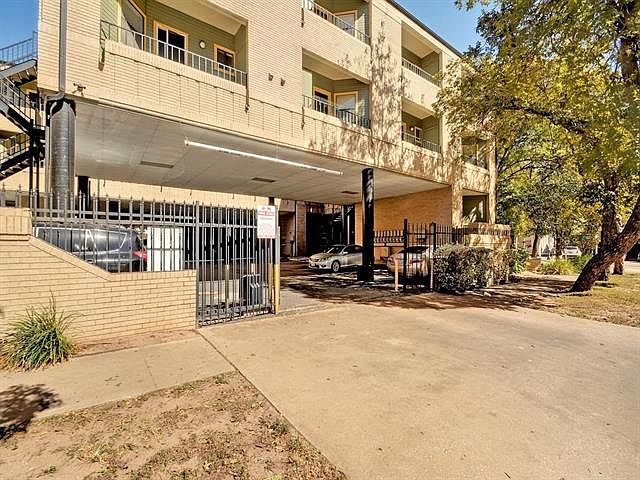2nd image of 701 W 24th St #207