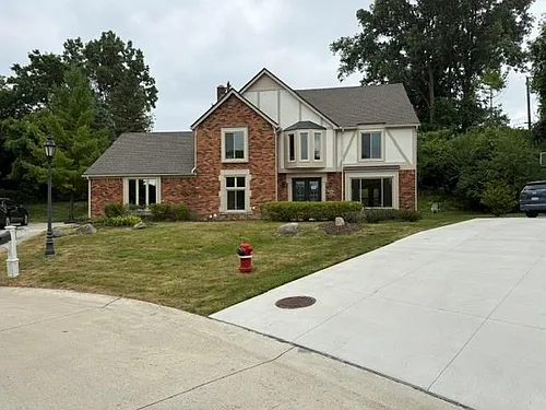 650 Deerfield Ct Photo 1
