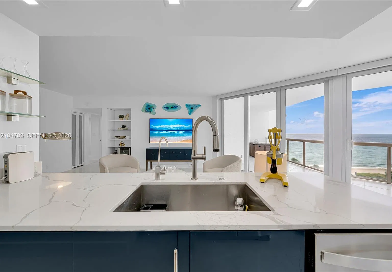 Oceania I Condo — Photo 3