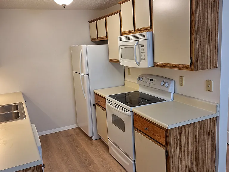 15 Blackstone Dr #25 — Photo 7