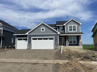 1921 Ravine Rd, Carver, MN 55315