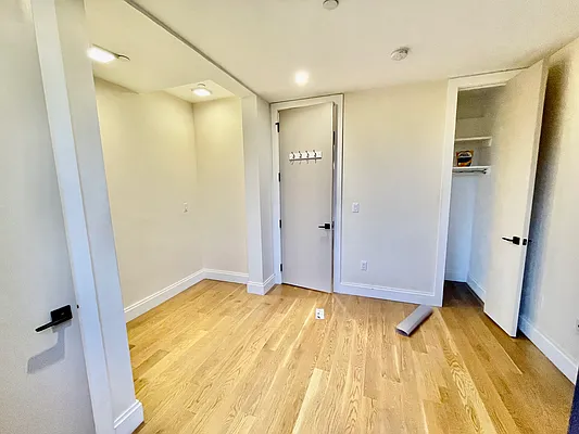 Rented by Cyberapts Management | media 10