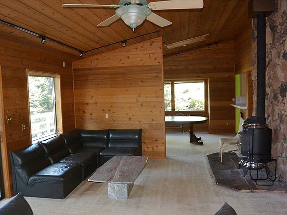 3rd image of 290 Uplands Way