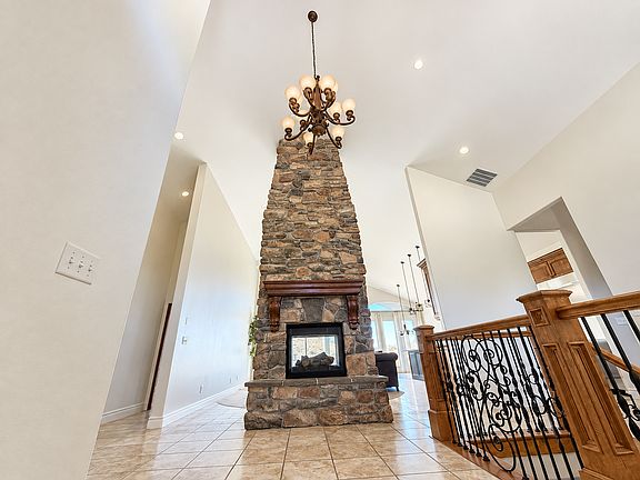 4th image of 14814 S Vintage View Ln