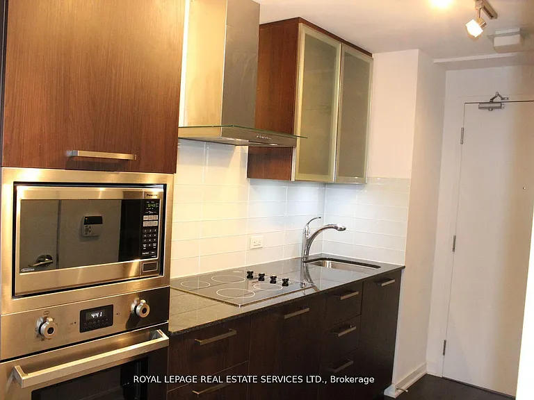14 York St #5402 — Photo 8