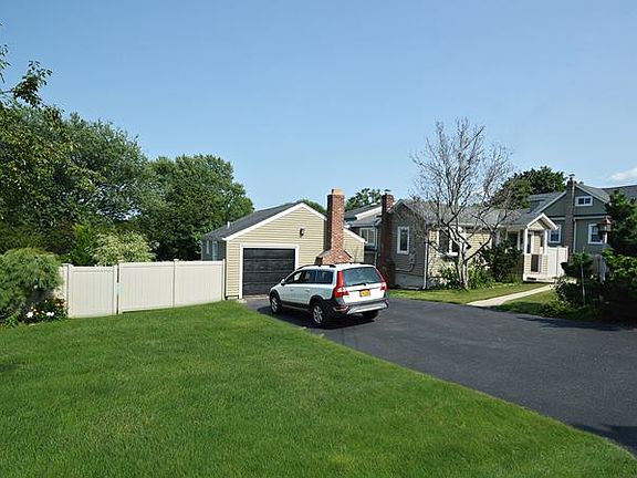 5th image of 54 Newfoundland Ave