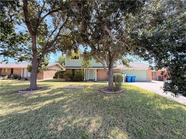 216 E Broadway St, Portland, TX 78374