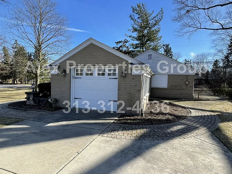 31045 Sheridan Dr — Photo 20