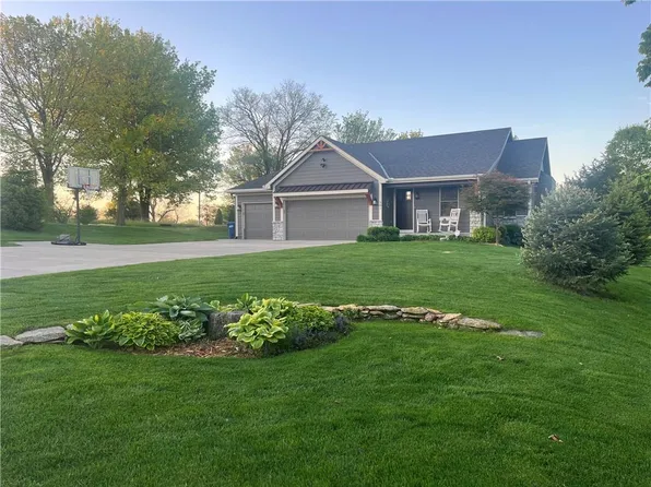 301 NW 179th St, Smithville, MO 64089