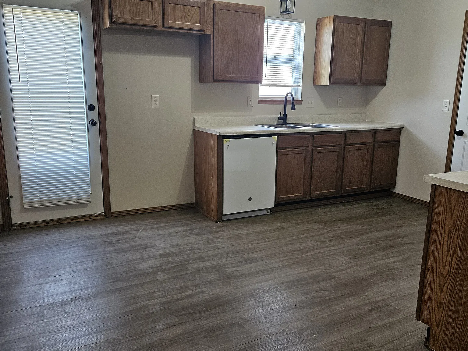 2 bed, 1000 sqft, $950 — Photo 3