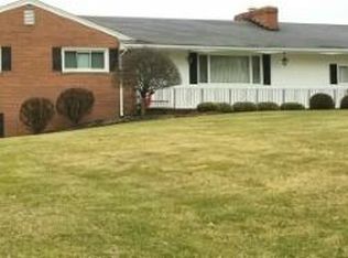 7387 Woodcrest Ave NE, Canton, OH