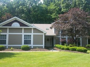 1327 Fox Run Ct #C, Youngstown, OH