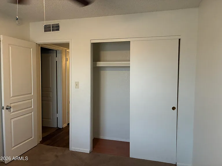 602 W Wickieup Ln — Photo 28