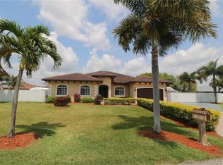 27602 SW 152nd Ct, Homestead, FL 33032