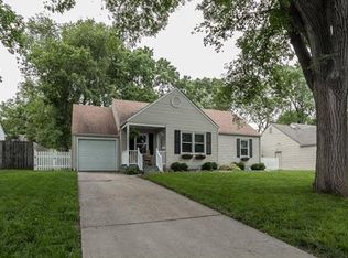 5218 W 58th St, Roeland Park, KS 66205