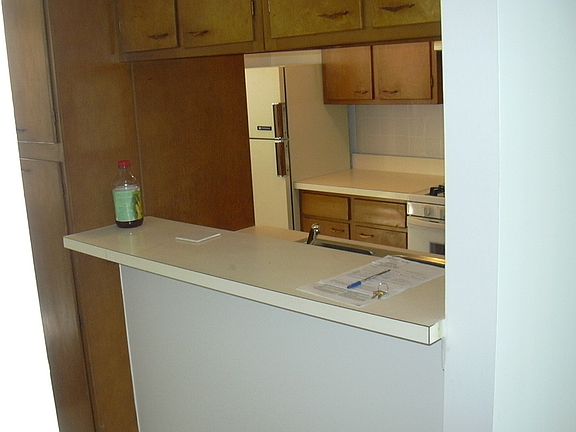 3rd image of 33 N 15th St APT 1