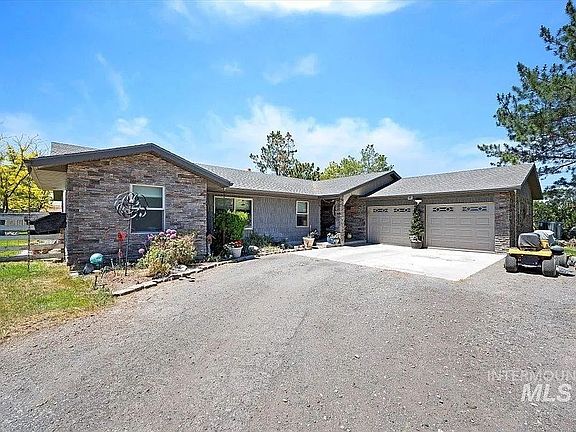 2nd image of 453 Mahard Dr
