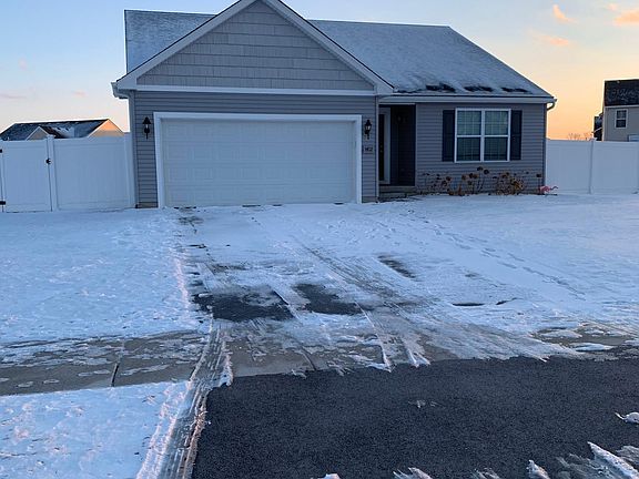 2nd image of 1402 Westridge Dr