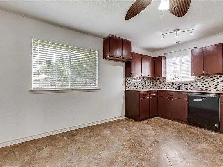 1407 Judy Dr — Photo 4