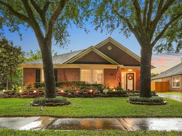 3703 Pelican Lake Dr, Richmond, TX 77406