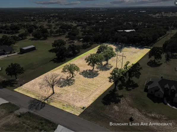 112 Aslan Rd, Poolville, TX 76487