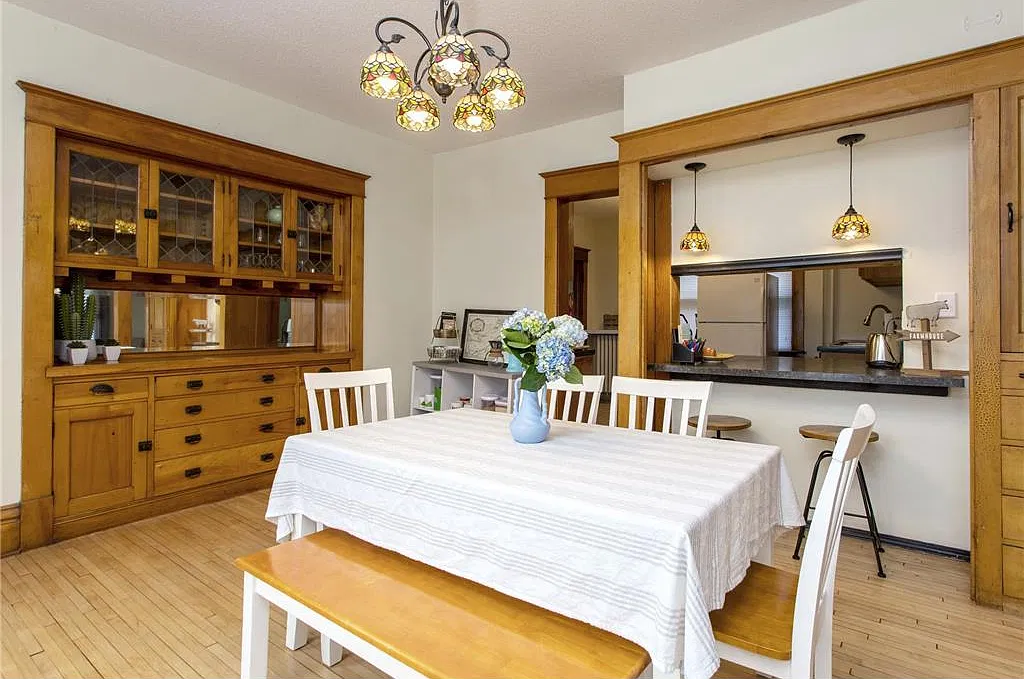 4 bed, 2319 sqft, $2,600 — Photo 1