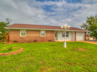 114 Ridgeline Dr, Weatherford, OK 73096