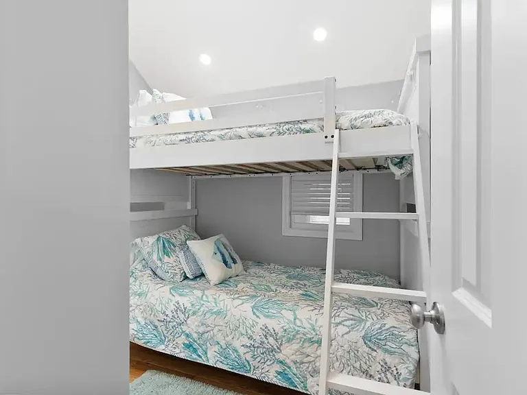 264 N End Blvd #2A — Photo 23